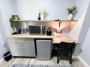 Afrique134 Willow Tree Private Garden Suite