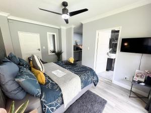 Afrique134 Willow Tree Private Garden Suite