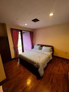 queen villa Bukit Danau puncak cipanas