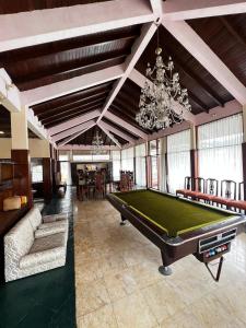 queen villa Bukit Danau puncak cipanas