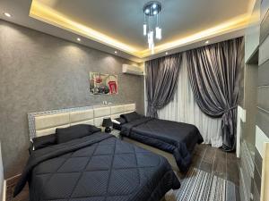 Luxurious 3 bedrooms Apartment With Private Garden