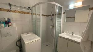 Modest studio in Le Suquet