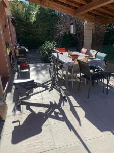 Villas Villa Provencale climatisee pres Aix en Provence Piscine securisee alarme : photos des chambres
