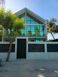 Island Pearl Escape - Naifaru