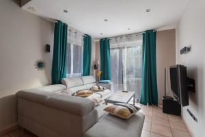 Villas Villa Climatise Avec Grande Piscine : photos des chambres