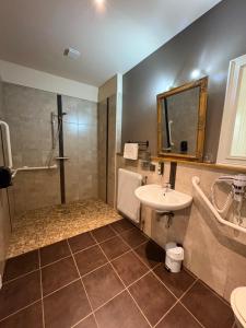 Hotels Hotel La Vinaigrerie LOGIS : photos des chambres