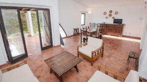 Villa Chiara: Luxury Retreat Steps from the Beach