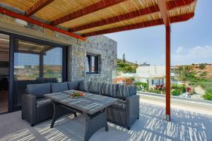 Luxury Seaview Apartments Close To Beach - KYANOS