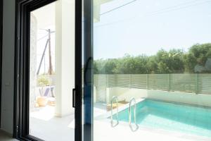 Luxury Seaview Apartments Close To Beach - KYANOS