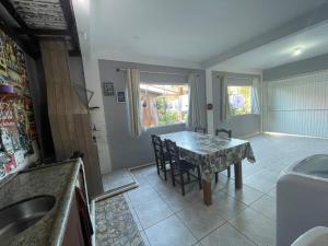 Casa inteira de 2 quartos próximo a praia Morro das Pedras