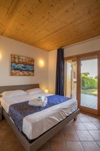 Terraced house with shared pool