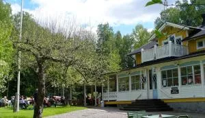 Sofielund Vandrarhem & Camping - 萨拉