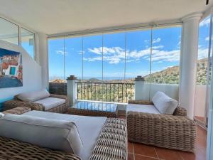 Vistas al mar con Jacuzzi en Calahonda Parking