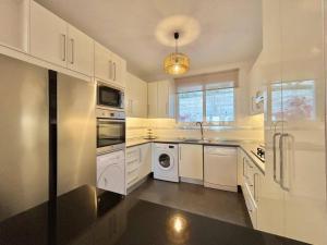 Vistas al mar con Jacuzzi en Calahonda Parking