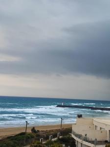 Héliopolis AB dernier étage Vue mer