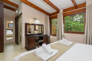 San Lameer 2802 - 4 Bedroom Classic - 8 pax - San Lameer Rental Agency