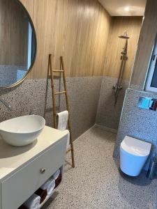 St Pauls Bay Luxury Quiet seafront apartment