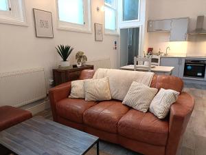 Whitchurch High Street Hideaway