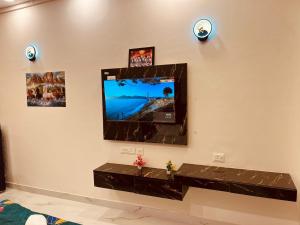 Golden palace studio