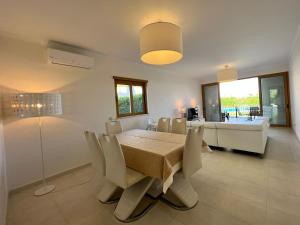 Apartment Filipa III - Beachfront with Jacuzzi