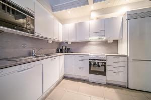 Lumina Chalet Ski-in Ski-out by Aavalevi