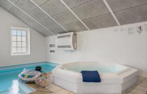 Cozy Home In Ringkøbing With Sauna