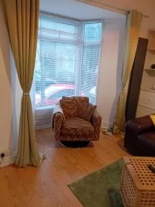 Swansea central large beach house - Sketty