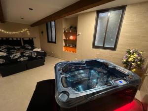 Love hotels Le Cocon SPA lune de miel : photos des chambres