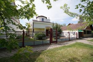 The White House ZR