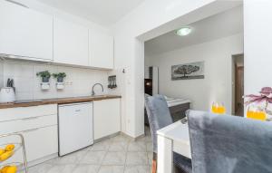 Stunning Apartment In Turanj 