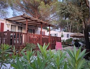 Campings Mobilhome paisible et verdoyant : photos des chambres