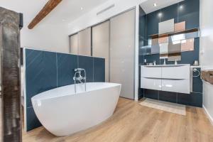 Apartement Forville by Halldis