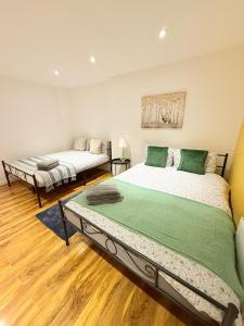 Kensington Guest Rooms 98