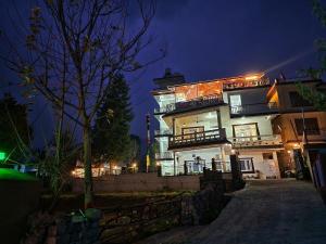 Dorjee House Bir