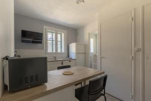 Appartements Le Forest - parking prive vue montagne proche lac : photos des chambres