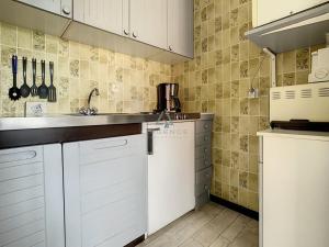 Appartements Charmant appartement avec balcon, 1 chambre, parking, a 500m du centre, 1km de la plage - FR-1-236-67 : photos des chambres