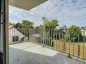 Appartements Charmant appartement avec balcon, 1 chambre, parking, a 500m du centre, 1km de la plage - FR-1-236-67 : photos des chambres