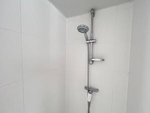 Super 5 chambres avec 4 SDB près du centre et gare