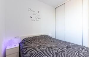 Beautiful Apartment In Mar De Cristal