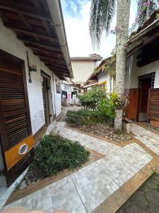 Casa com piscina no Guarujá