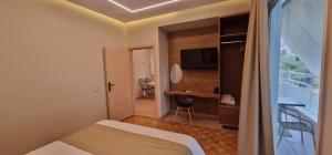 New Ventiri Family Suite 5, near Hilton, Athens Central, fully equipped