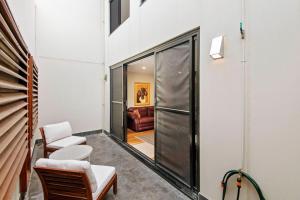 Contemporary Subi Apartment withAmenities