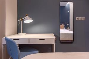 Phaedrus Living Pagkrati Modern Grove