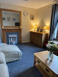 28 Breckan Brae - Nether Button