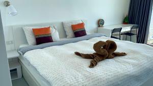 VIP 375 large studio, ocean view