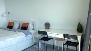 VIP 375 large studio, ocean view