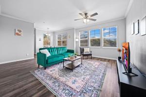 Stylish Haven 2 BR, 2 BA Pool - 4hvězdičkové hotely ve městě Haltom City