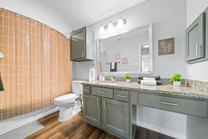 Stylish Haven 2 BR, 2 BA Pool