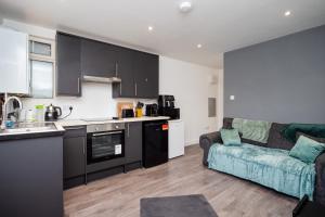 Charming Guest Suite Free Driveway Parking Included