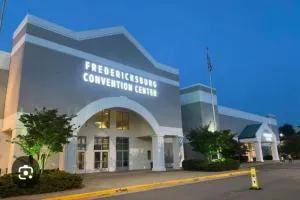 Mins To HospitalsPool Table BBQ Grill HDTV - Flat Run